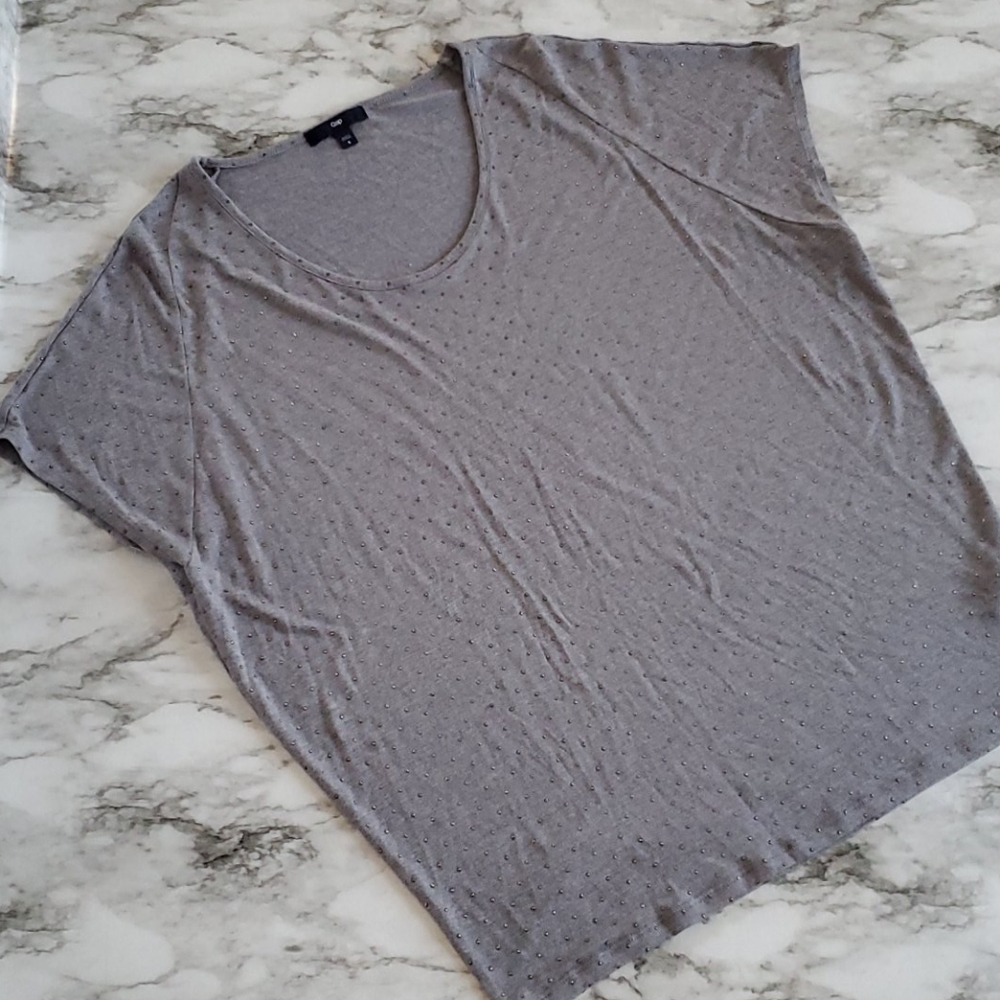 Gap Tee Size Small - image 1